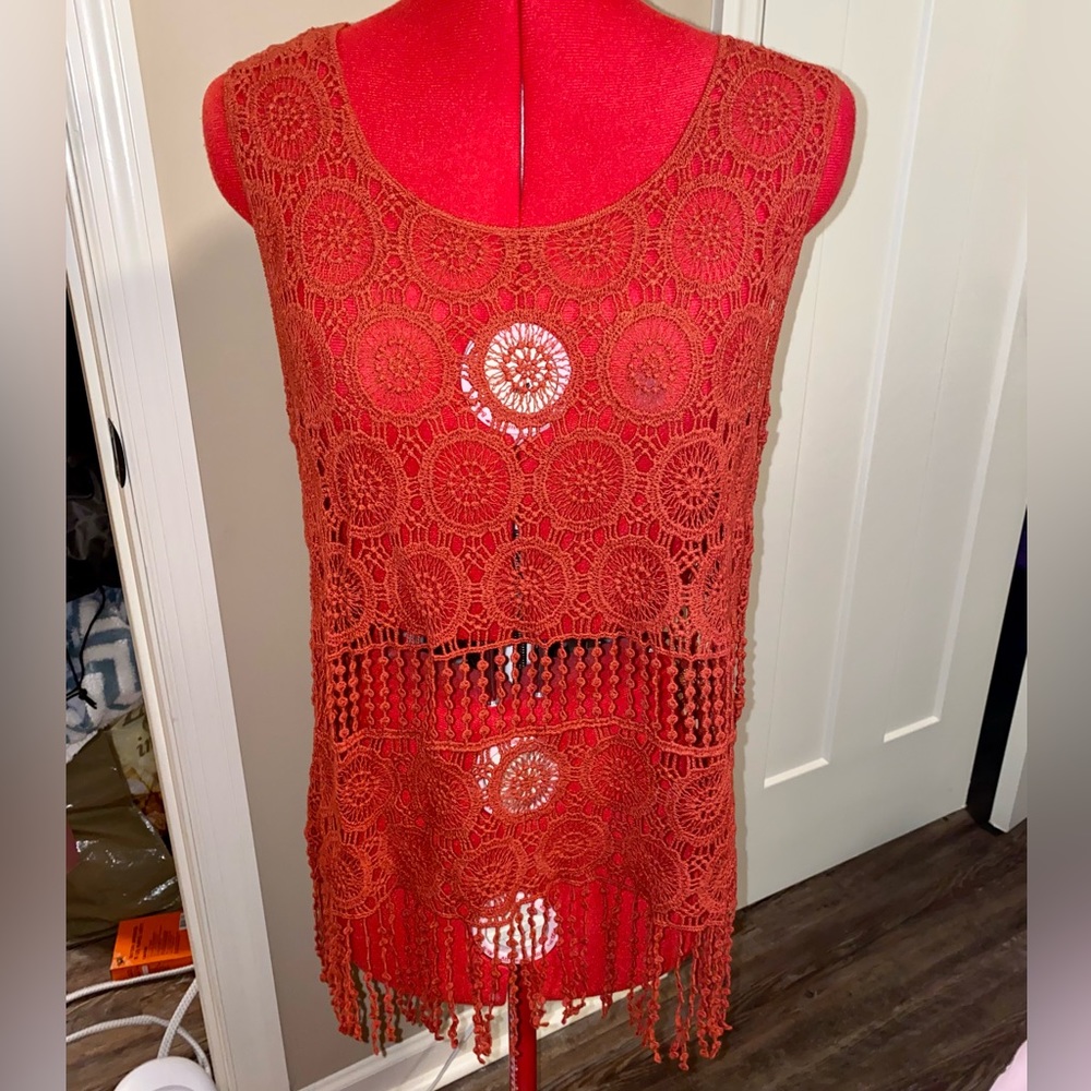 NWT JM SPORTSWEAR CROCHET LACE FRINGE VEST TANK TOP BURNT ORANGE LARGE